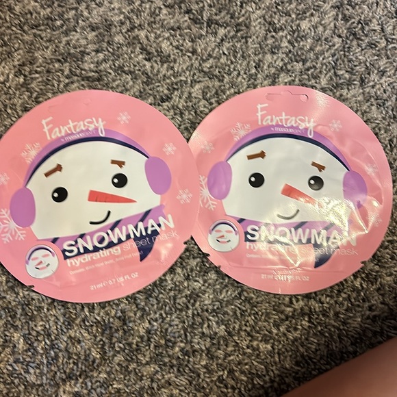 Face masks!! 💕 - Picture 5 of 8